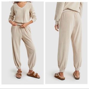 Suzie Kondi velour classic pocket dorset lounge track pants